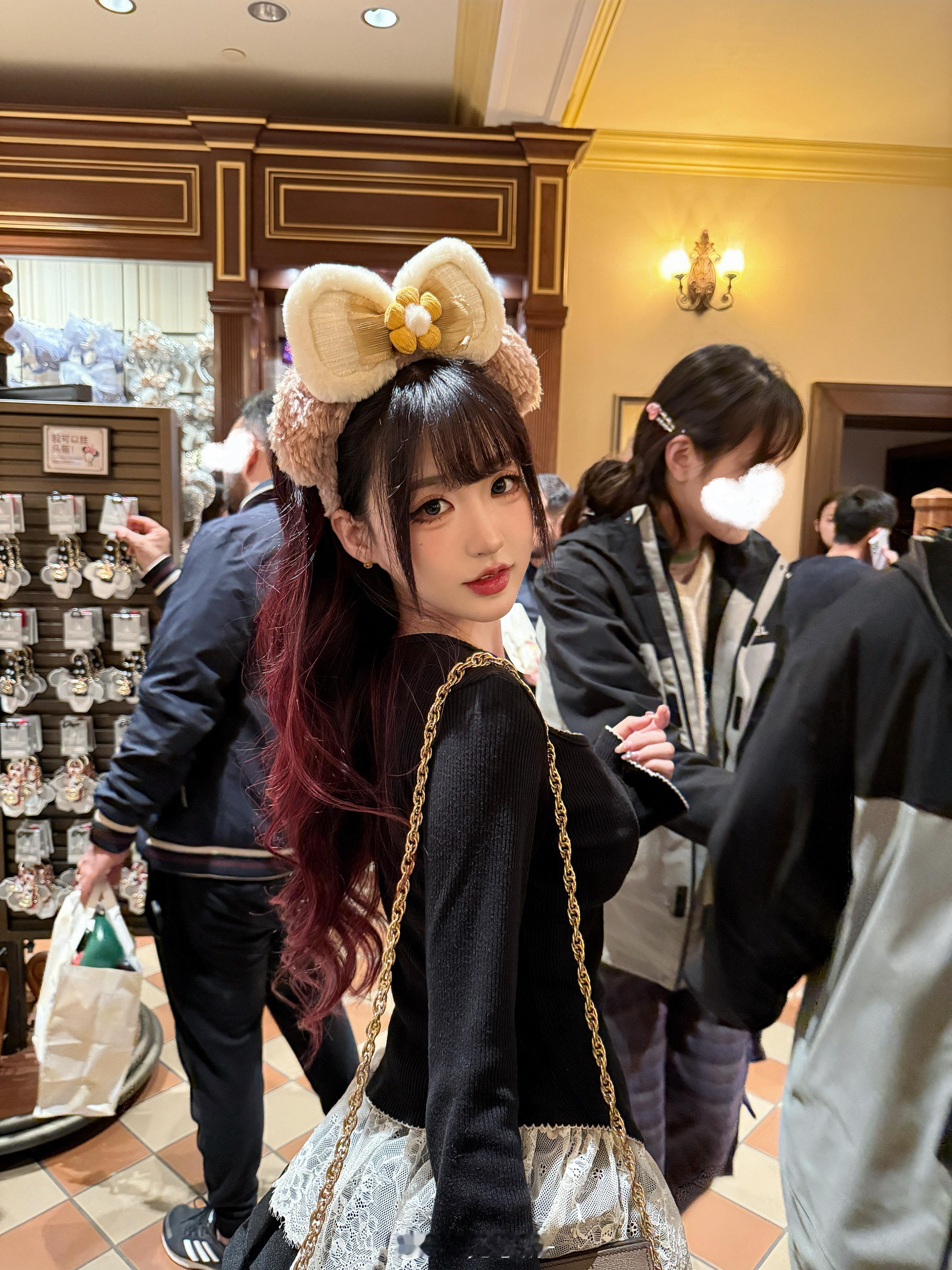 为了这口舒芙蕾和迪迪跑了趟上海[送花花][送花花]开心了～～  