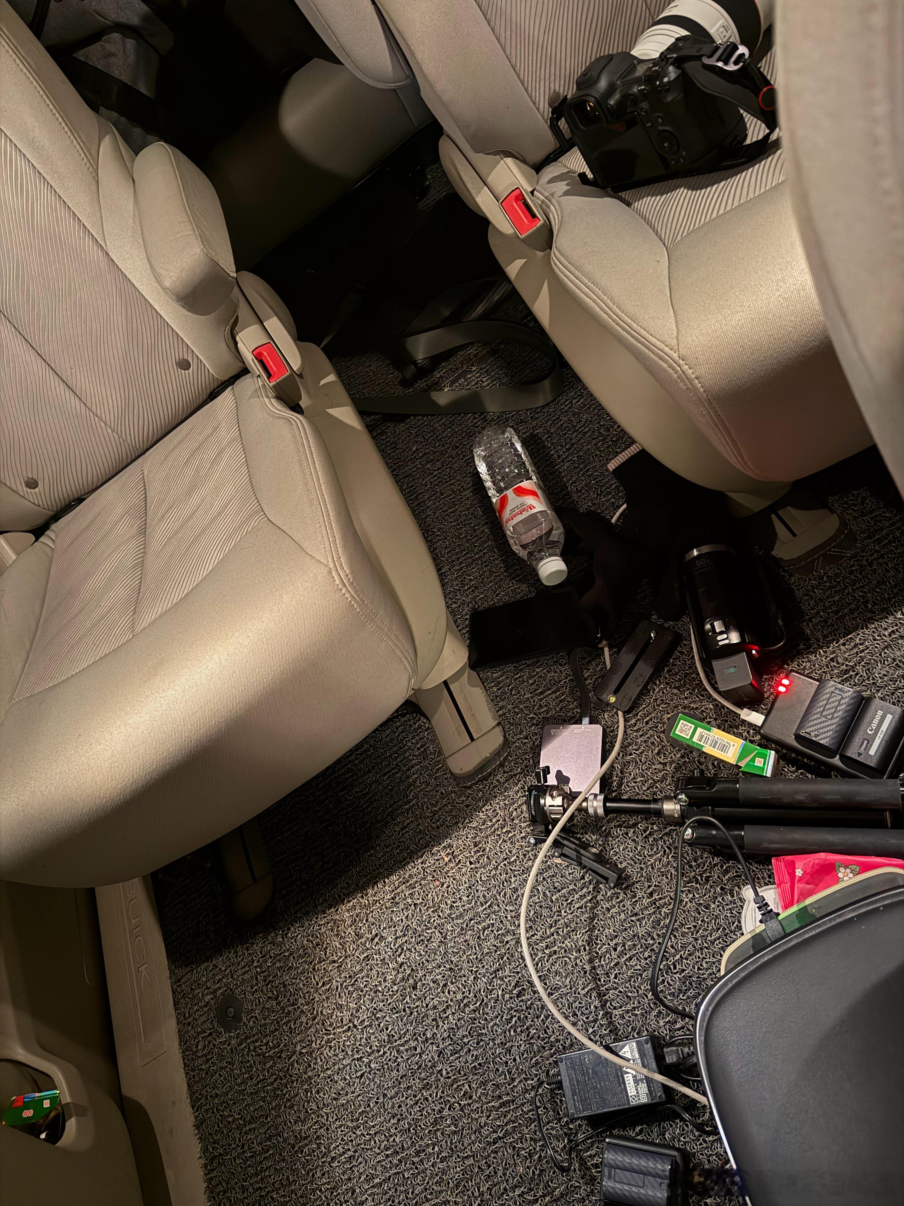 钱也被ta们挣了, 名也被ta们出了,坏事ta一样也没少, 但如果还没有媒体来报