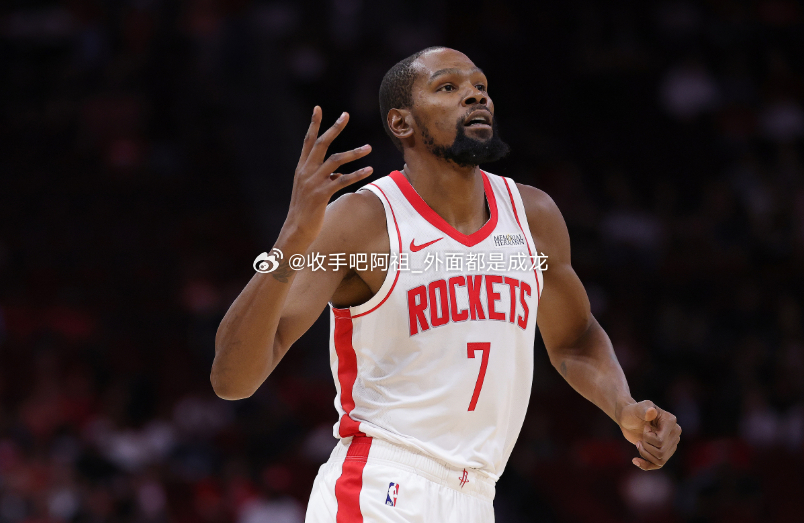 NBA常规赛，火箭今日主场117-98大胜太阳。本场比赛，杜兰特登场32分钟，1