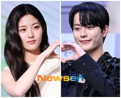 柳善皓恋爱柳善皓申银秀恋爱 据韩媒报道，柳善皓和申银秀在熟人聚会相识，去年年末开