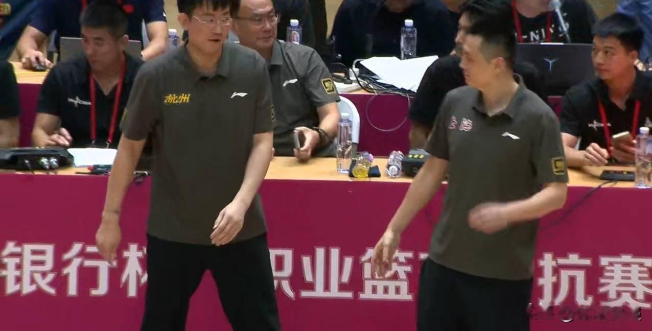 浙江稠州银行杯职业篮球对抗赛上海久事敬陪末席。本次赛事共有浙江稠州，浙江广厦和上