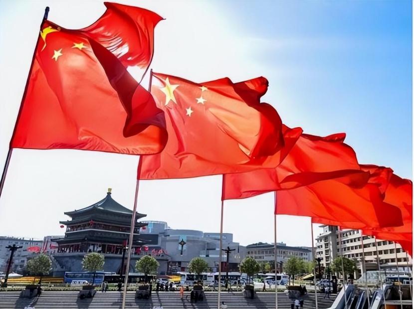 与世界任何地方的人相比，我们都生活在相对更安全、生活更便利的国家里。另外，我们的