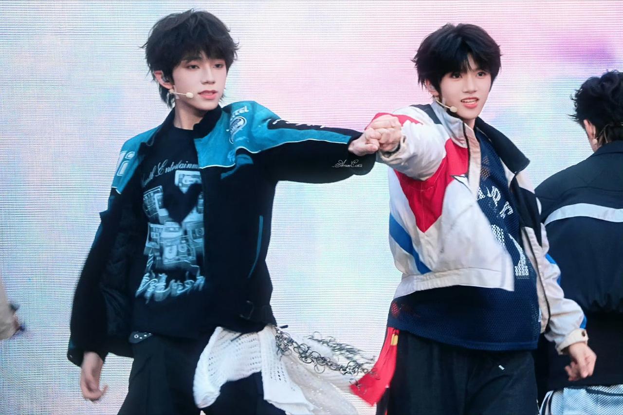 荣耀之战，共赴“撸瑞”双人舞台之约

在舞台艺术的璀璨星河中，一场备受瞩目的“荣