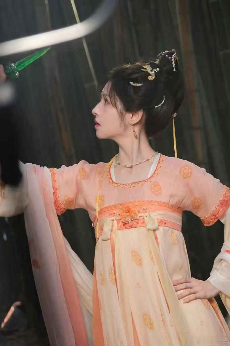 鹤南领衔主演攻玉《攻玉》阵容来了领衔主演：曾舜晞领衔主演：鹤男主演：胡意璇、康宁