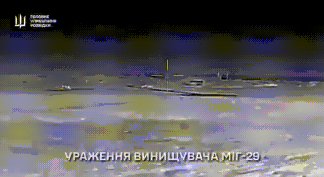 “乌军首杀俄罗斯海军航母舰载机！”当地时间2025年12月4日，乌克兰国防情报总