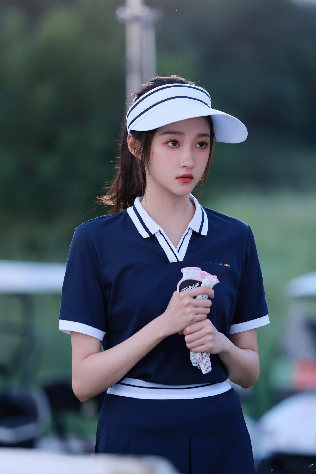 关晓彤天生骨架优越关晓彤骨架关晓彤天生骨架优越，好小的脸 