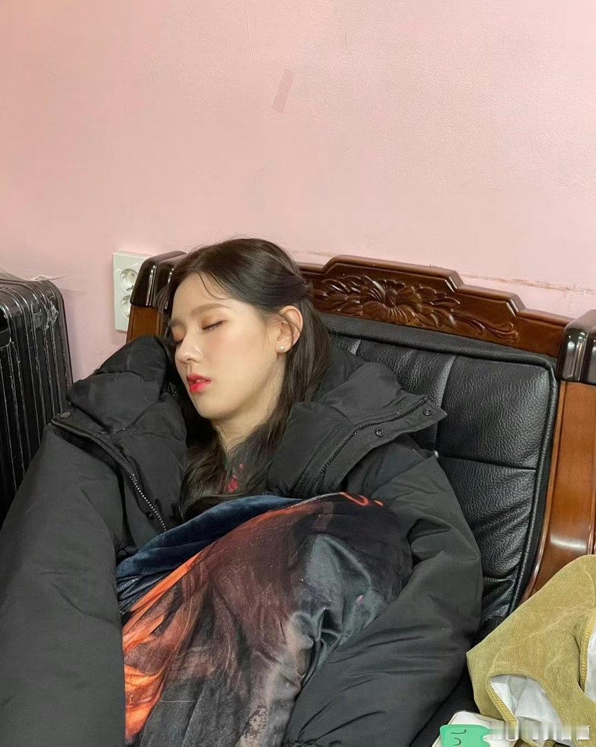 第一次看到女爱豆做胃镜全过程赵美延胃镜名场面！术前紧张确认会不会睡着，话音刚落直