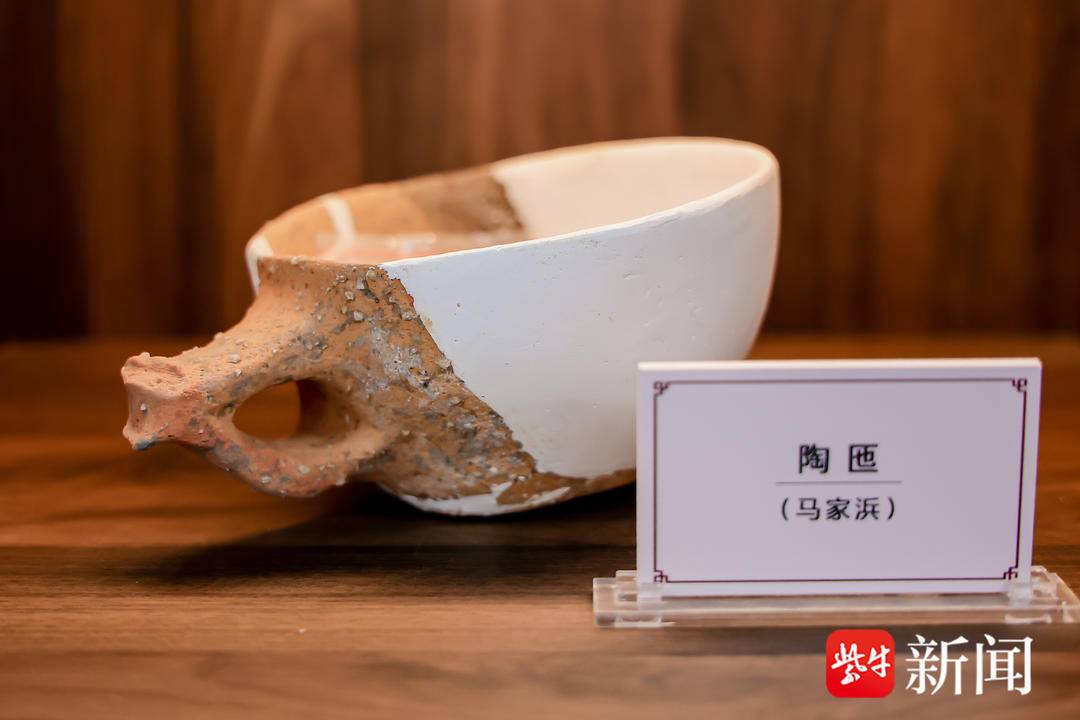 据介绍，此次马鞍遗址出土的马家浜文化时期的遗物种类丰富，包括：捕鱼