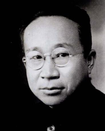 1942年，张云逸去开会，途经交通站时，他想让站长帮忙找船，却发现花盆被摆在外面