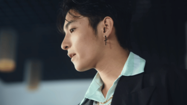 港城361 慢慢发现何昶希的偏爱全是具象细节，朝朝在场，所有饮食细节都严格把关，