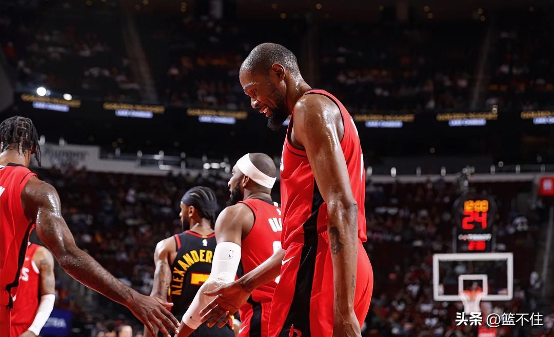 大胜老鹰，快要“坠落”的火箭急需这场大胜。

1，首先是乌度卡终于开窍了，拿下伊