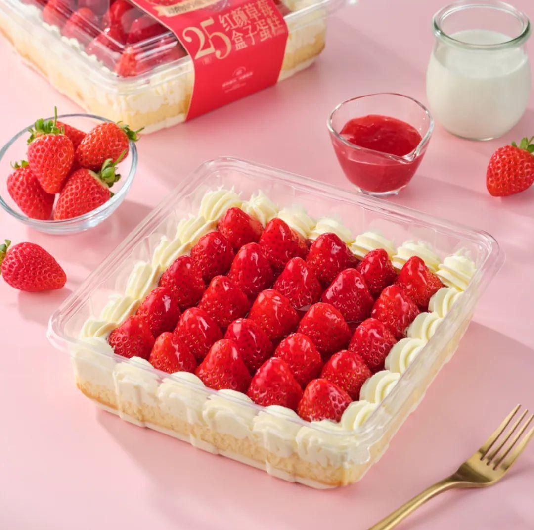 盒马官方已承认，12 月 8 日有 7 家门店售出约 60 份草莓盒子蛋糕因生产