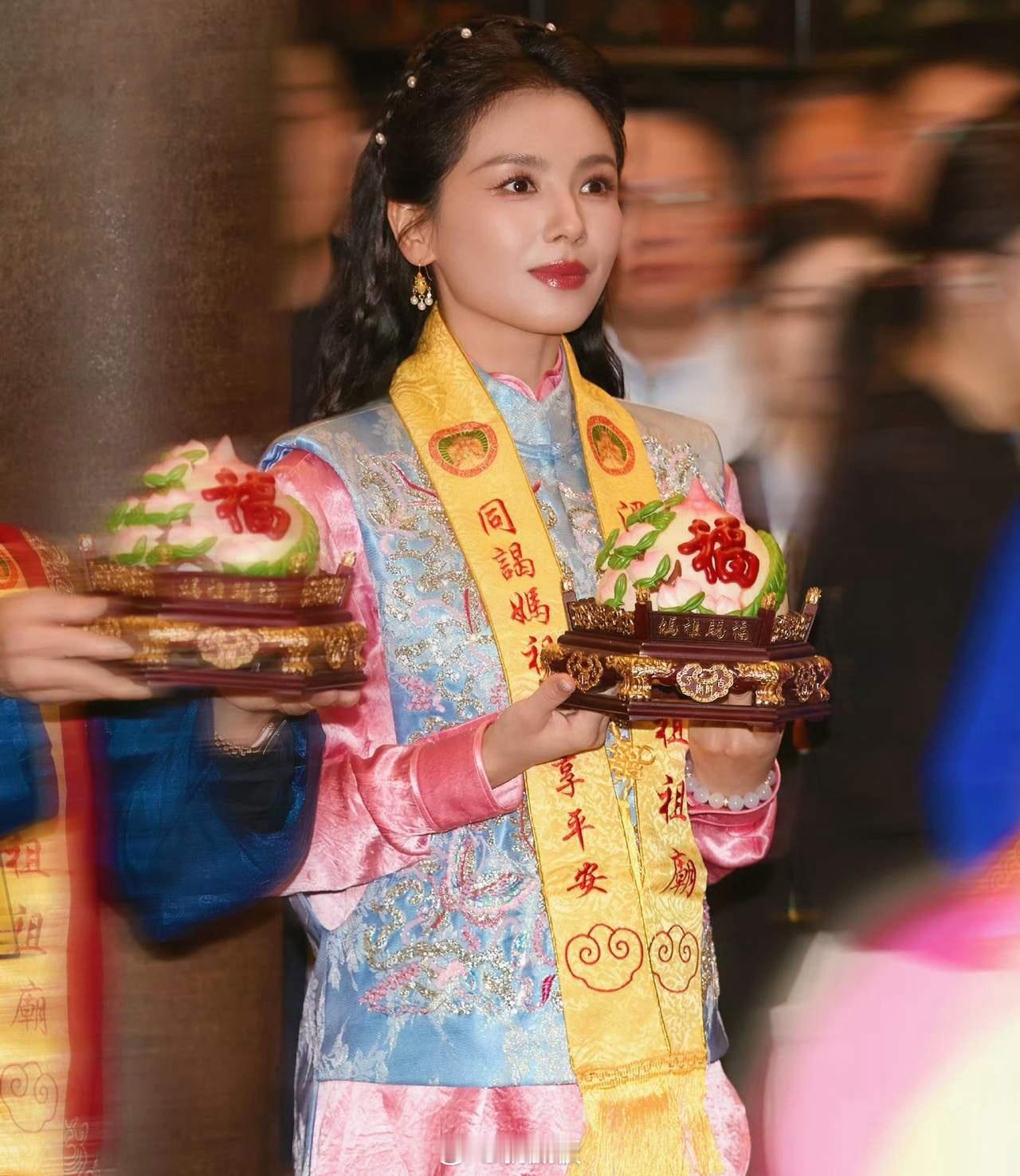 随口问了一句福建的同事：刘涛在你们福建真这么吃香啊？结果同事直接翻个白眼，一脸无