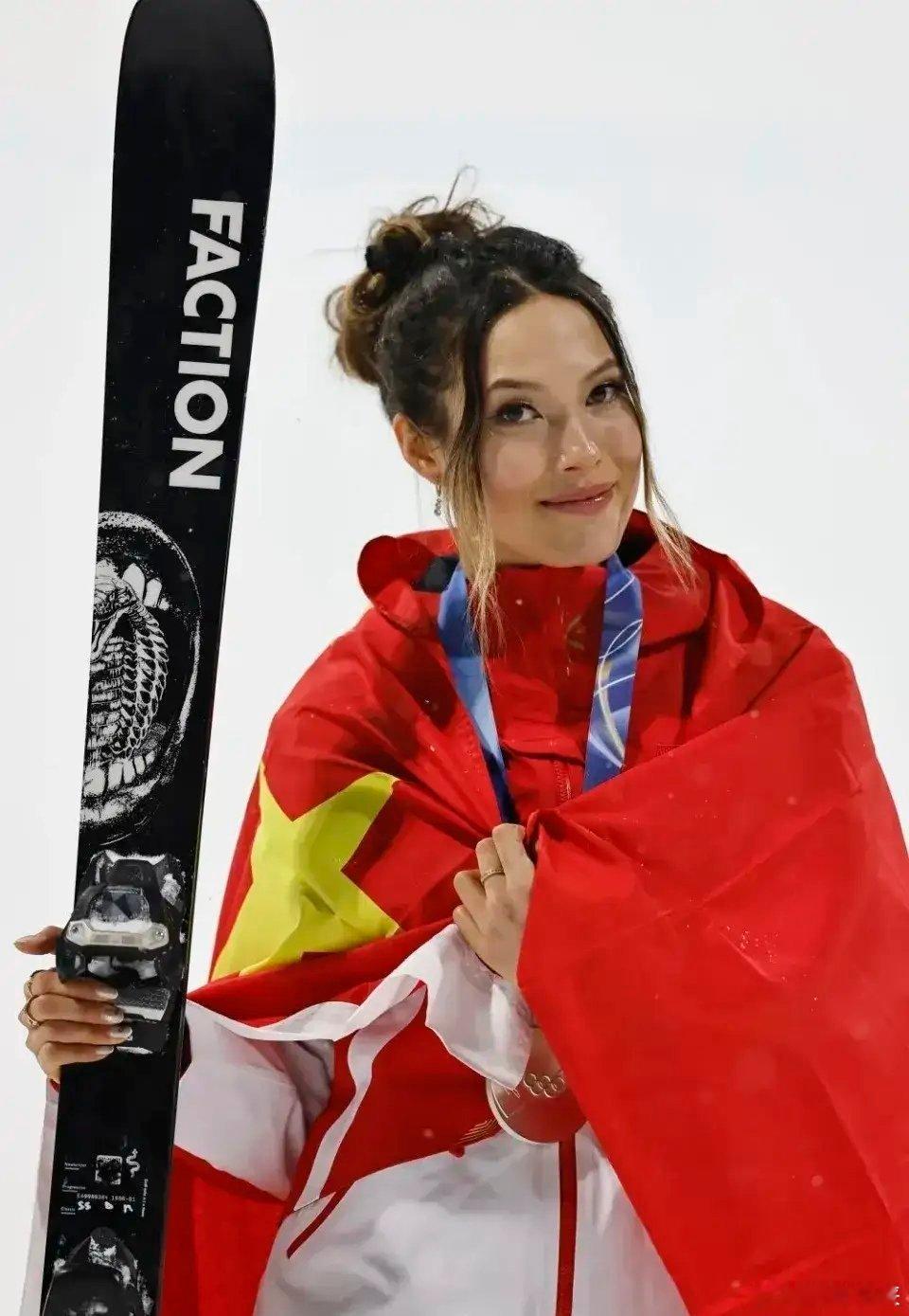 刚看到一条关于冬奥会U型池决赛的消息：若不具备比赛条件，U型场地决赛奖牌将按照资