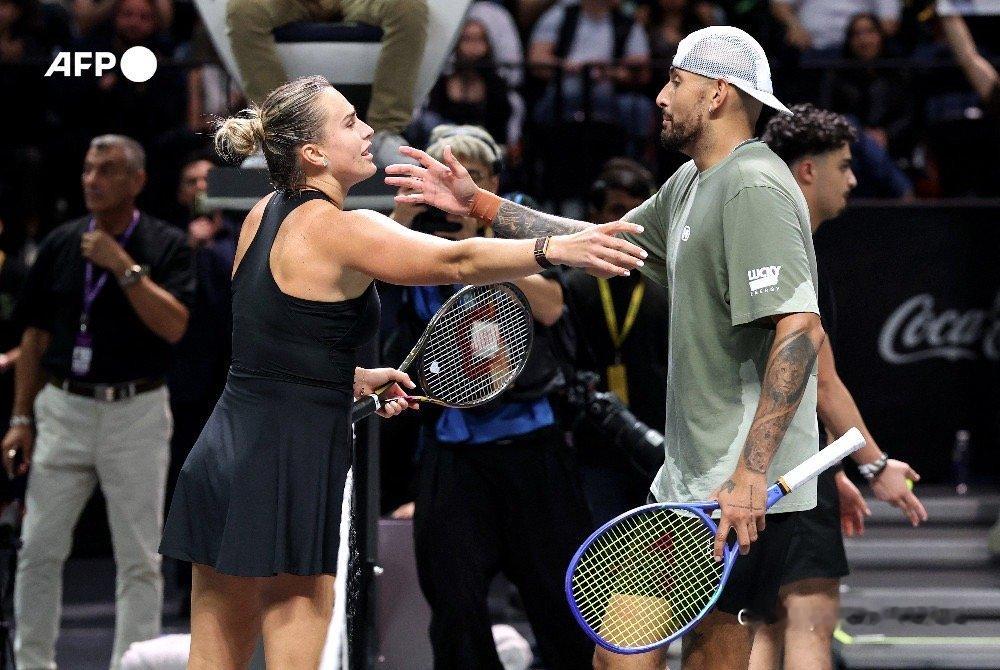 刚在那场“性别大战”中输给克耶高斯的萨巴伦卡，表示她想再打一次，对椰子进行复仇！