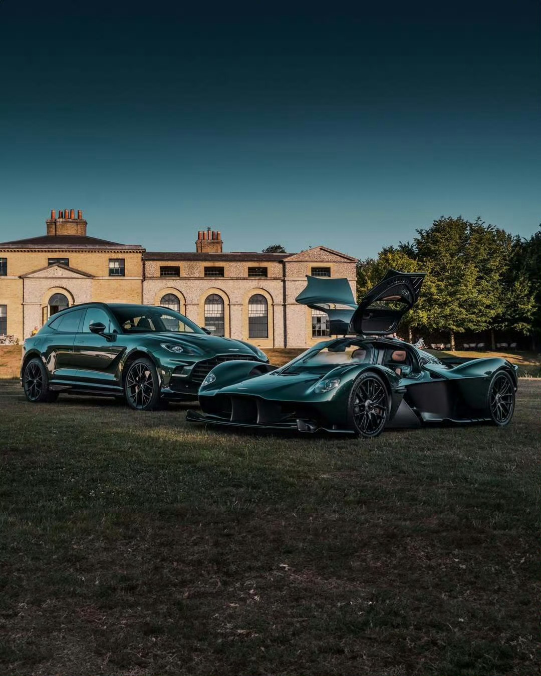 阿斯顿·马丁 DBX 707 & Valkyrie王炸组合