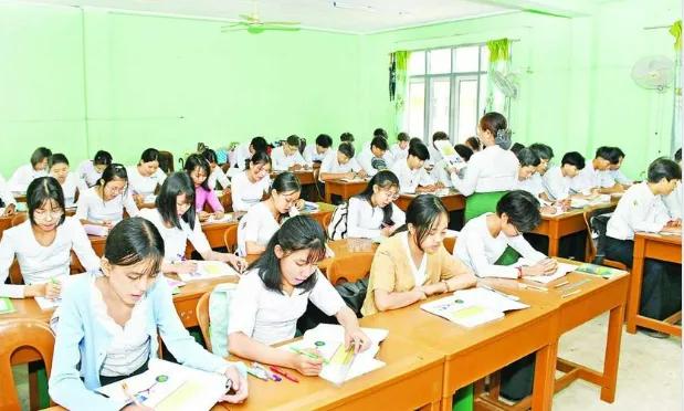 缅甸国管委下属教育部数据显示，2024－2025学年，全国范围共有6536713