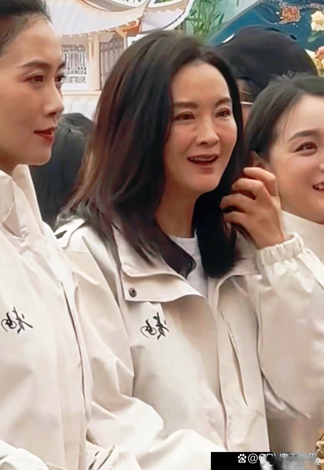 52岁的王艳状态不是太好，阔太太的生活也许也没有那么快乐吧 ​​​
