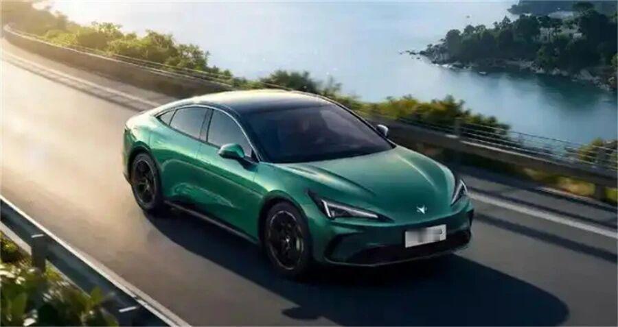 极狐全新阿尔法S5将于3月初开启预售，预计在3月中下旬上市。