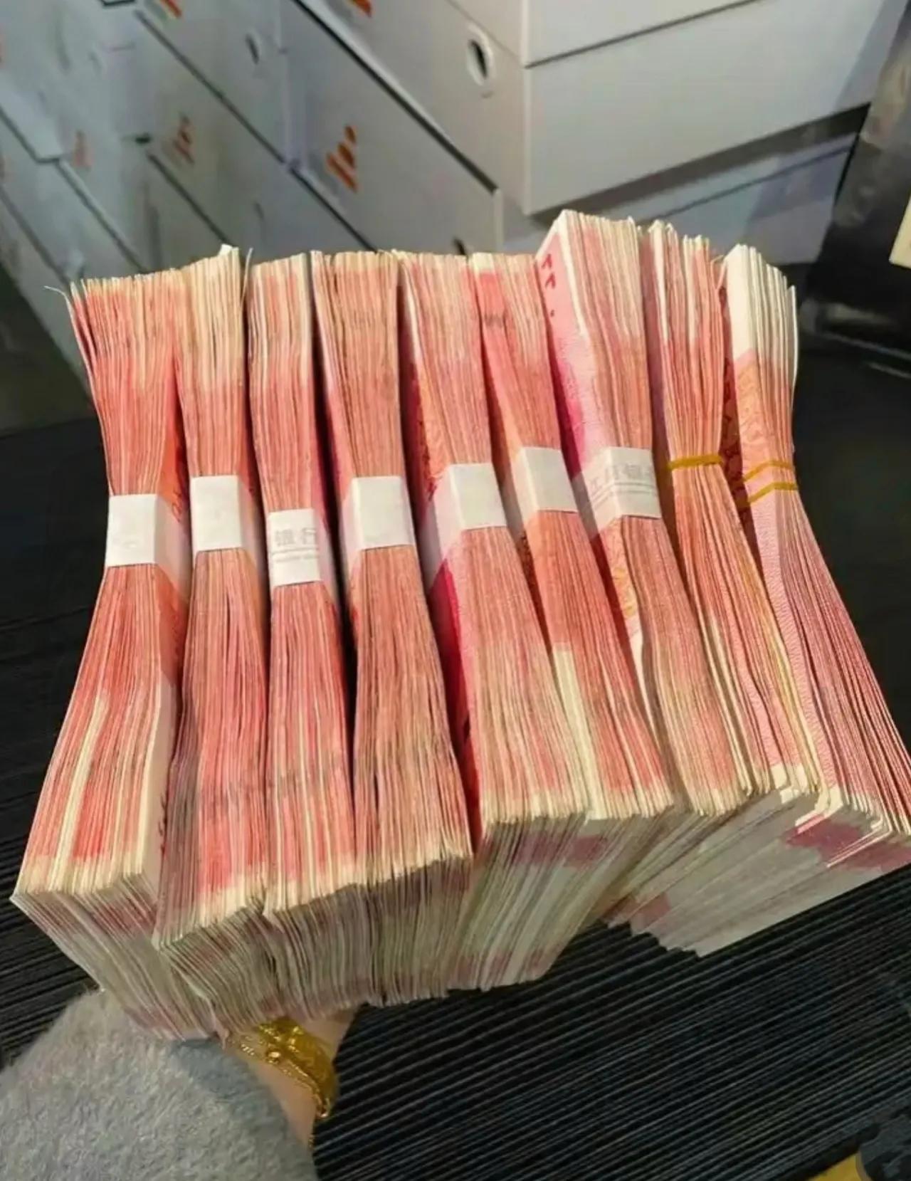 现在的银行真不是以前那样“存钱就完事”了！手里有10万的真心别瞎存，今年定存利率