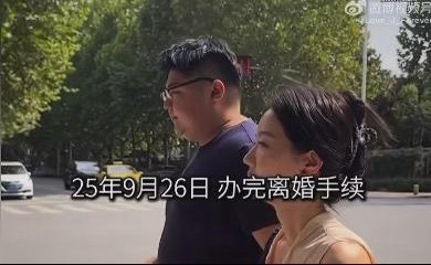 猴哥说车前妻劝大众对明星祛魅何钰欣直播聊起早年做空乘偶遇明星搭讪的经历，提醒大家