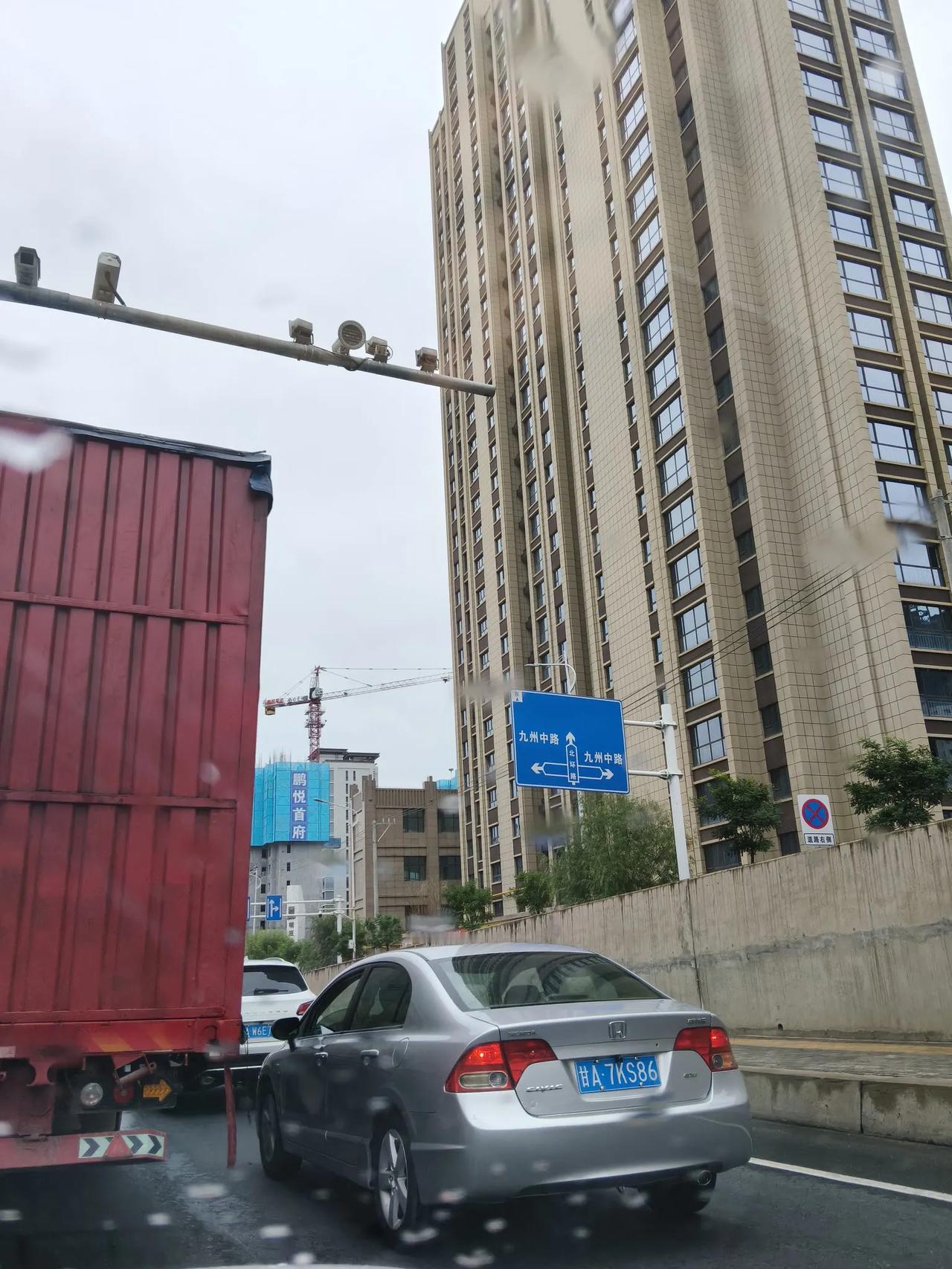 我昨天过了这段路，最后绕别的路我了。
因为九安隧道东出口在修路，我昨天经过九安隧