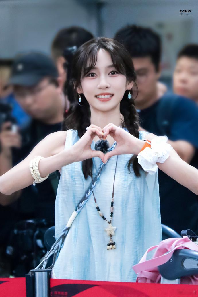 咸鱼飞升明月录里有王可花少小妹王可待播剧好多 原来咸鱼飞升明月录里有王可，之前出
