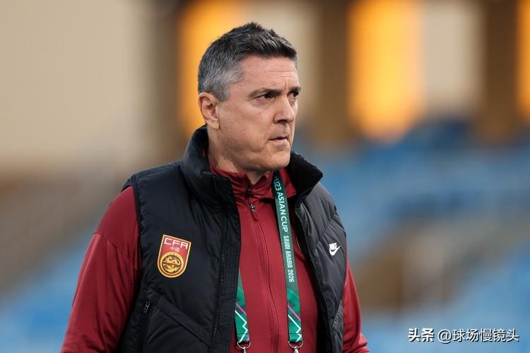 U23国足2-2泰国U23，最大功臣——主帅安东尼奥！

10名主力缺阵，0-2