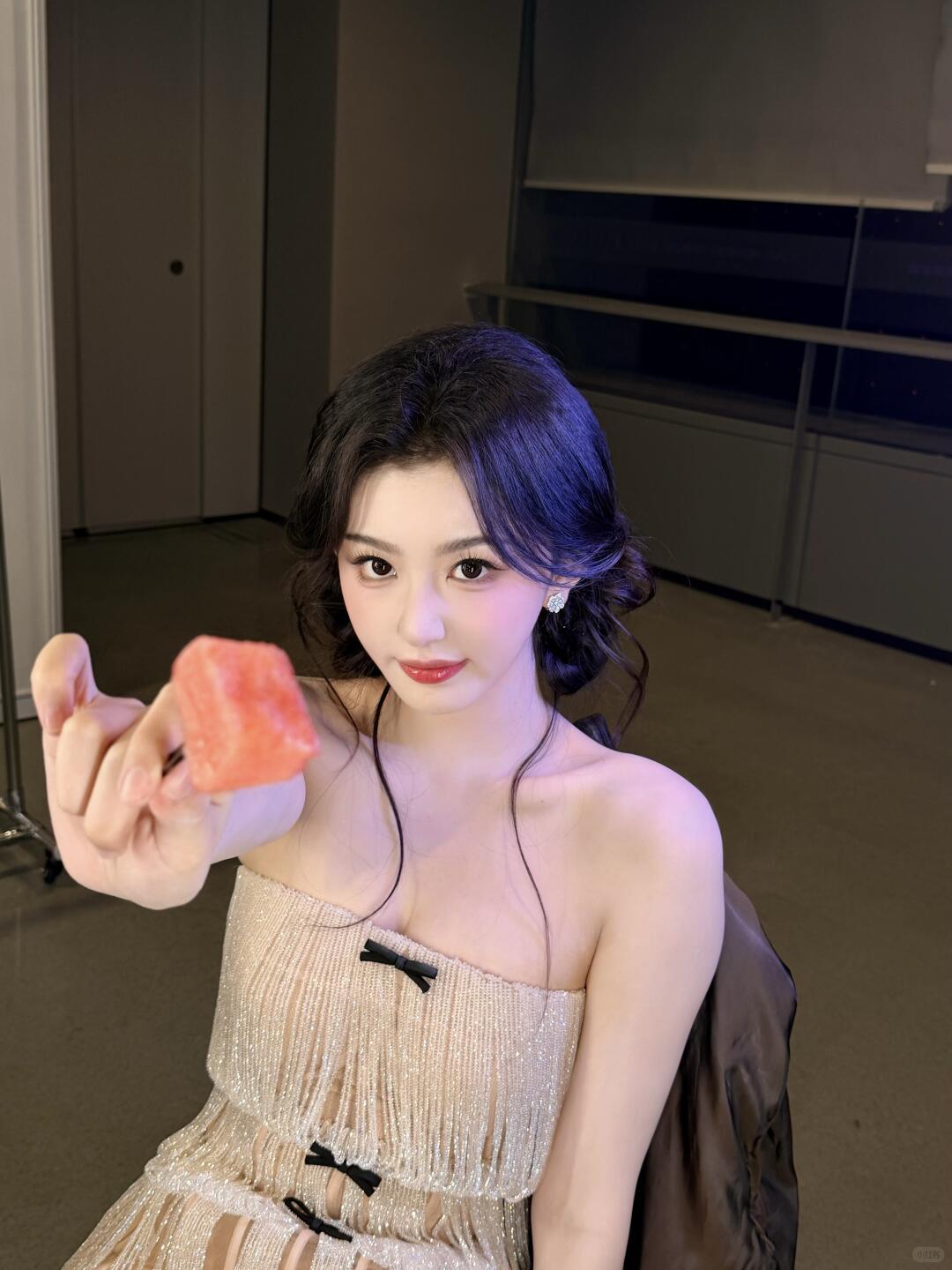 明星穿搭穿搭 喜欢温柔风格的穿搭，有哪些推荐吗 有哪些精致简单的穿搭可以尝试 简