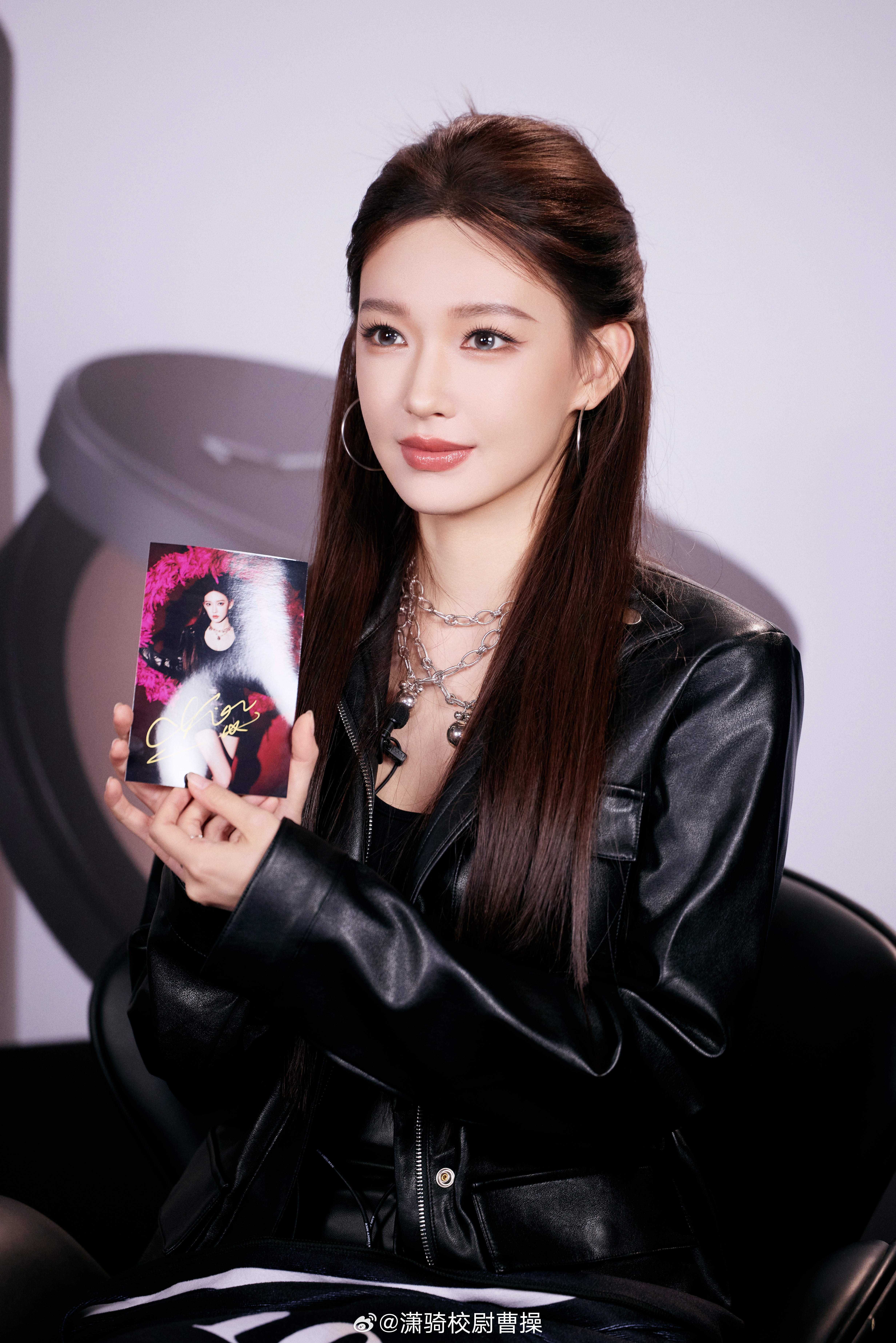 金钟仁程潇坐一起程潇MAC活动出图💄 