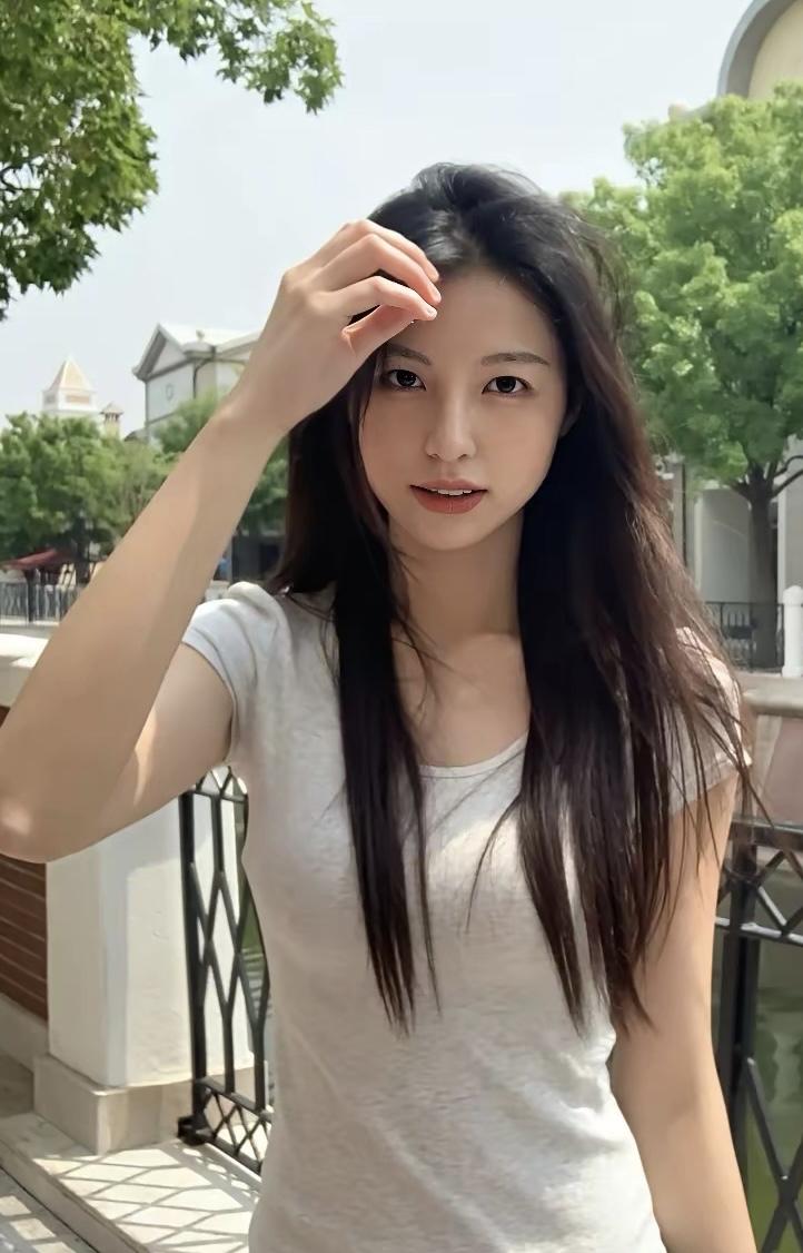 长发女生在户外拍照