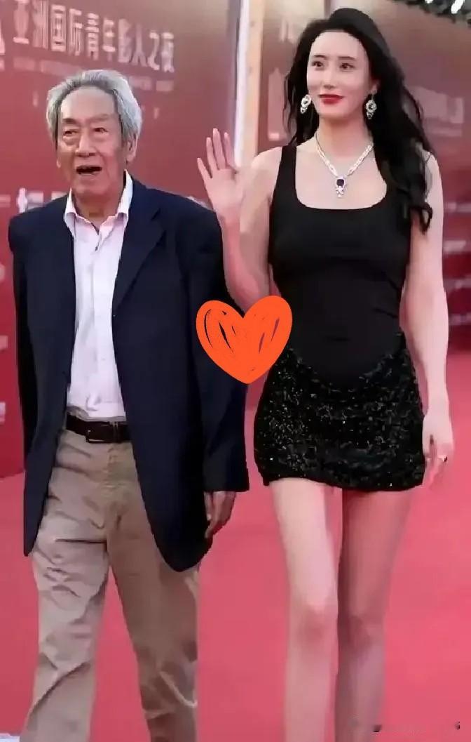 79岁，王奎荣把自己名下北京一套140平的房子，加上卡里2000多万现金，全转给