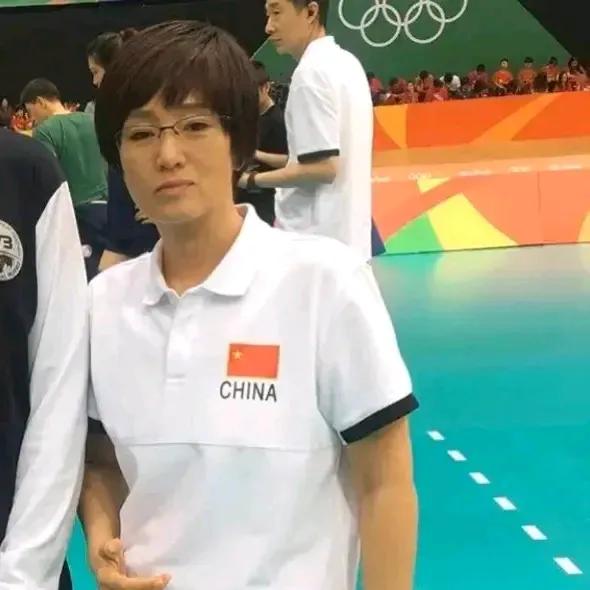 大家看过巜中国女排》这部电影吗？这是一部记录一代排球名将郎平生平的励志片。郎平是