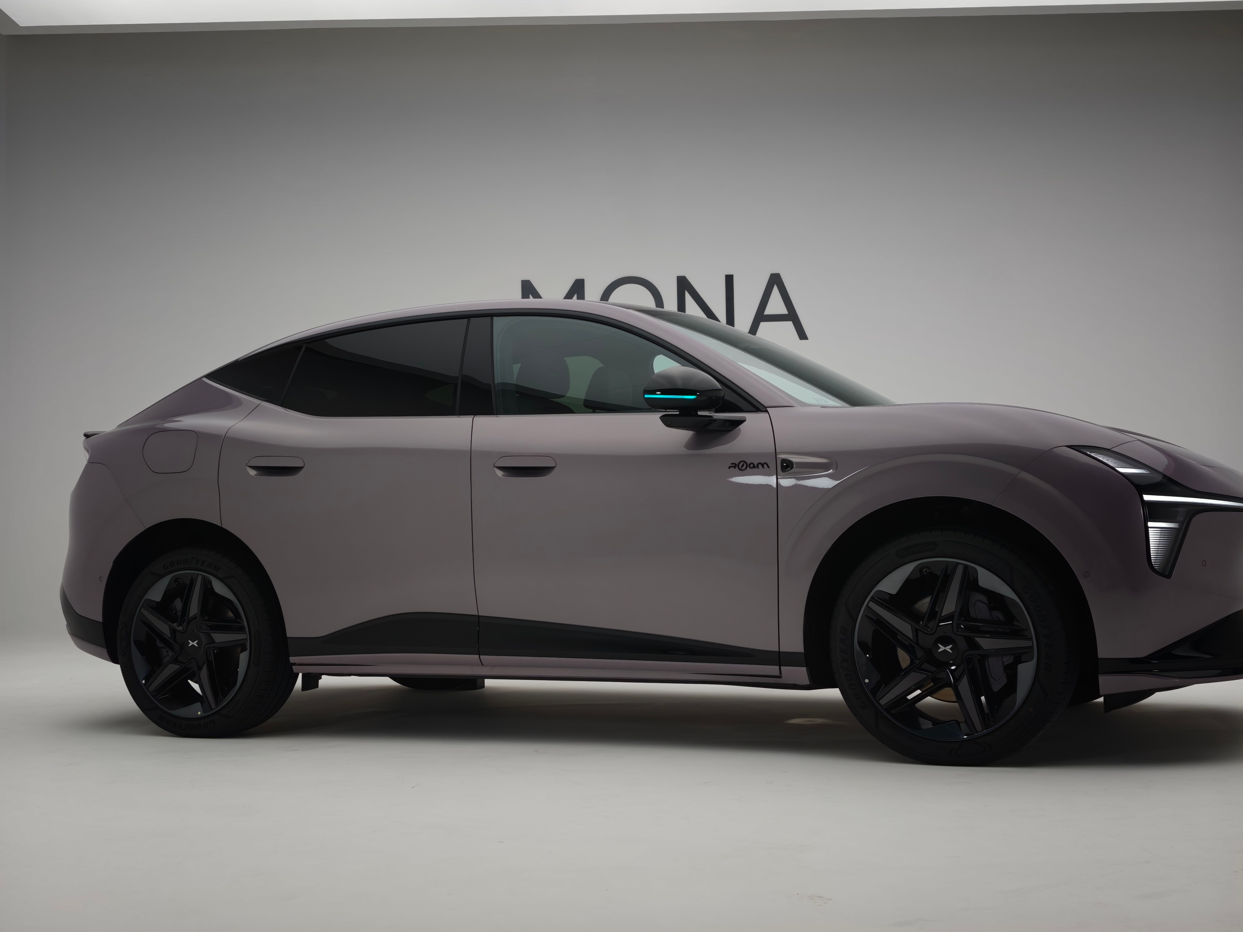 Mona L03，年轻人的轿跑SUV