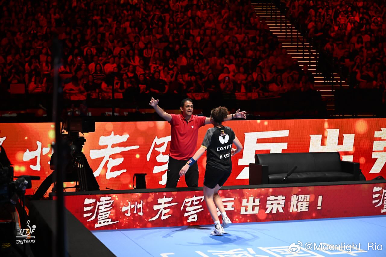 汉娜·高达：世界杯……我甚至不知道该从哪里开始说起。此刻心里有太多复杂的情绪。老