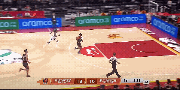 深圳男篮真的越打强队越来劲，面对卫冕冠军广厦，连续精彩进球让浙江广厦主教练王博都