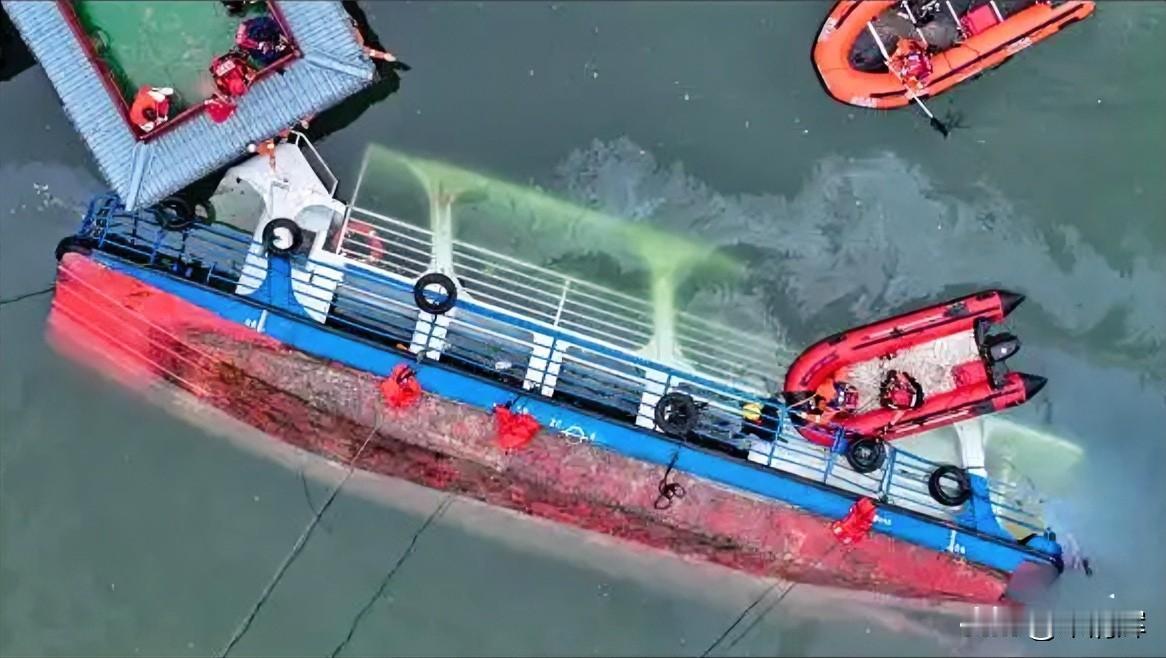 贵州游船倾覆事故已致9人死亡愿逝者安息，向救援人员致敬，愿平安。宋清辉看贵州