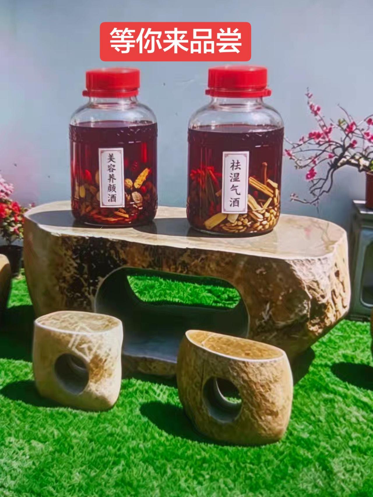 我啥都不多，就是酒多，啥酒都有，有的美酒，有的人一辈子都没品尝过。醇香浓郁，口感