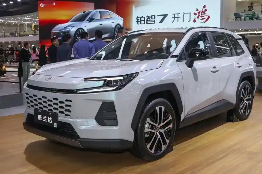 广汽丰田威兰达全新AIR版车型震撼上市，犹如突然甩出了一枚“重磅炸弹”，且权益价