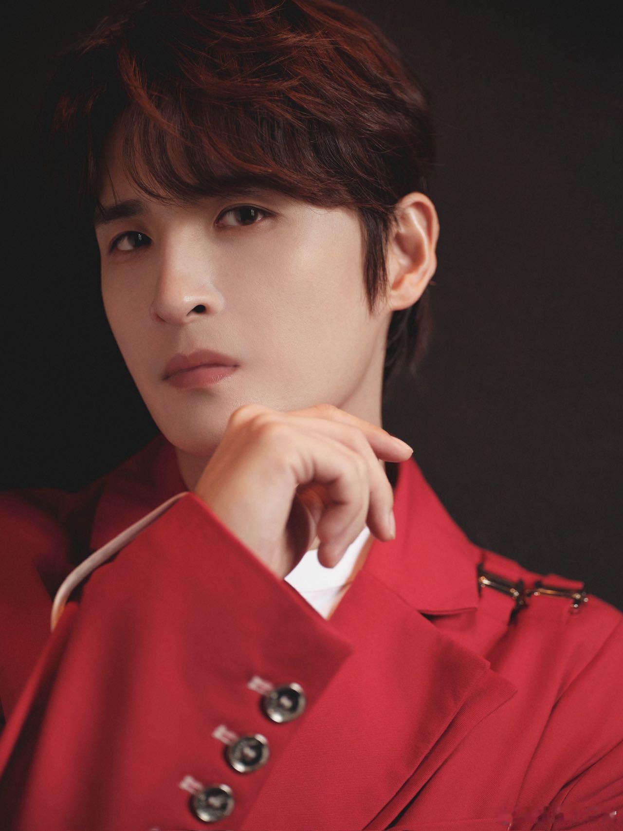 跟闺蜜分享这首歌，她瞬间被圈粉，说 的声音温暖又有质感，把戏曲传统韵味传递得淋漓