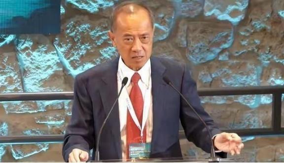 终于有人说出了大实话！新加坡前外长杨荣文曾说：不要看美国动不动就威胁中国、制裁中