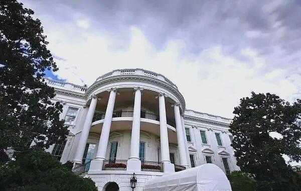 【热点评述】美国参议院通过终止特朗普全面关税政策决议，这意味着什么？
当地时间1