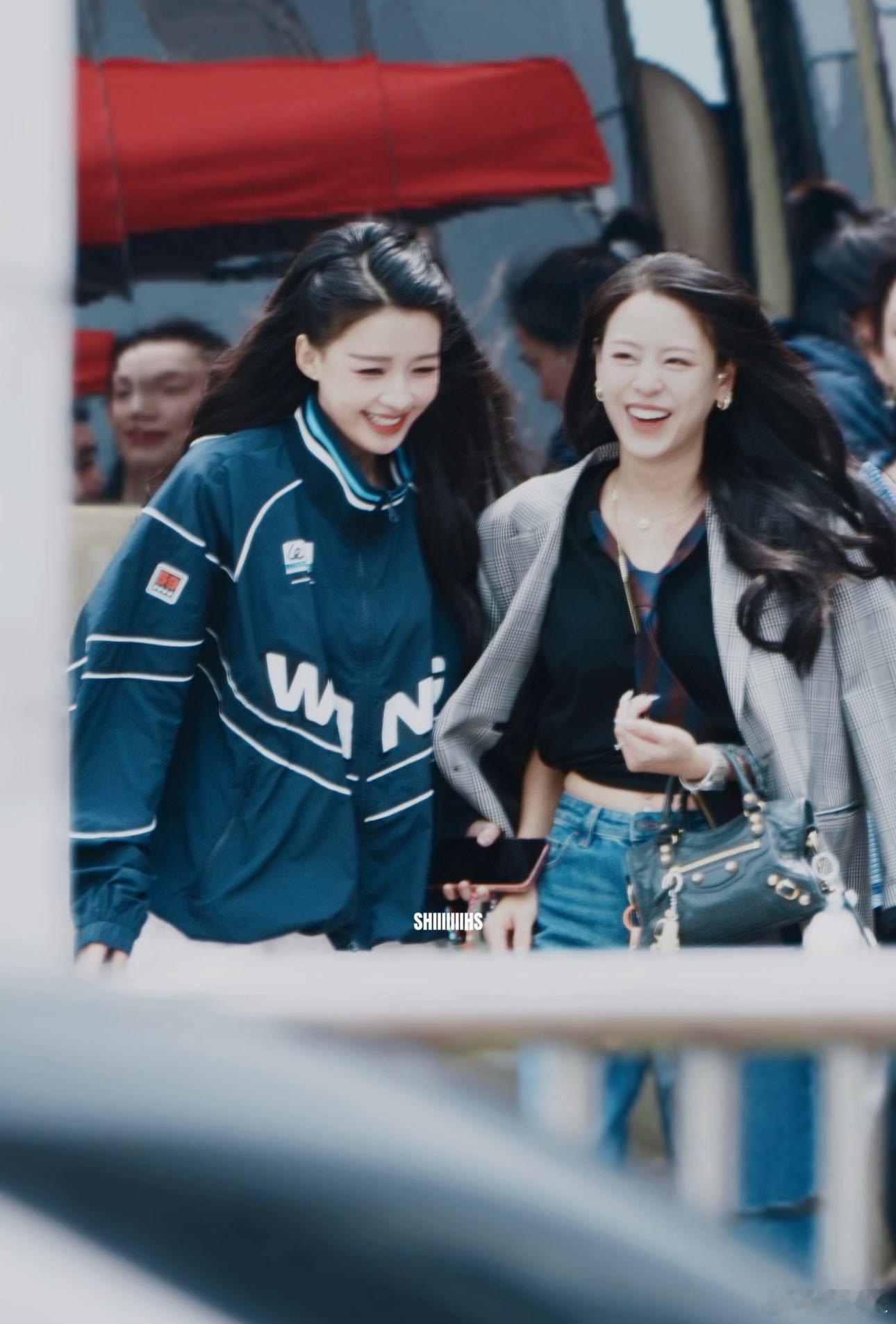 孙怡江语晨能不能真亲 谁还没看到孙怡和江语晨的互动，从观演室到直播窗口一直在聊。