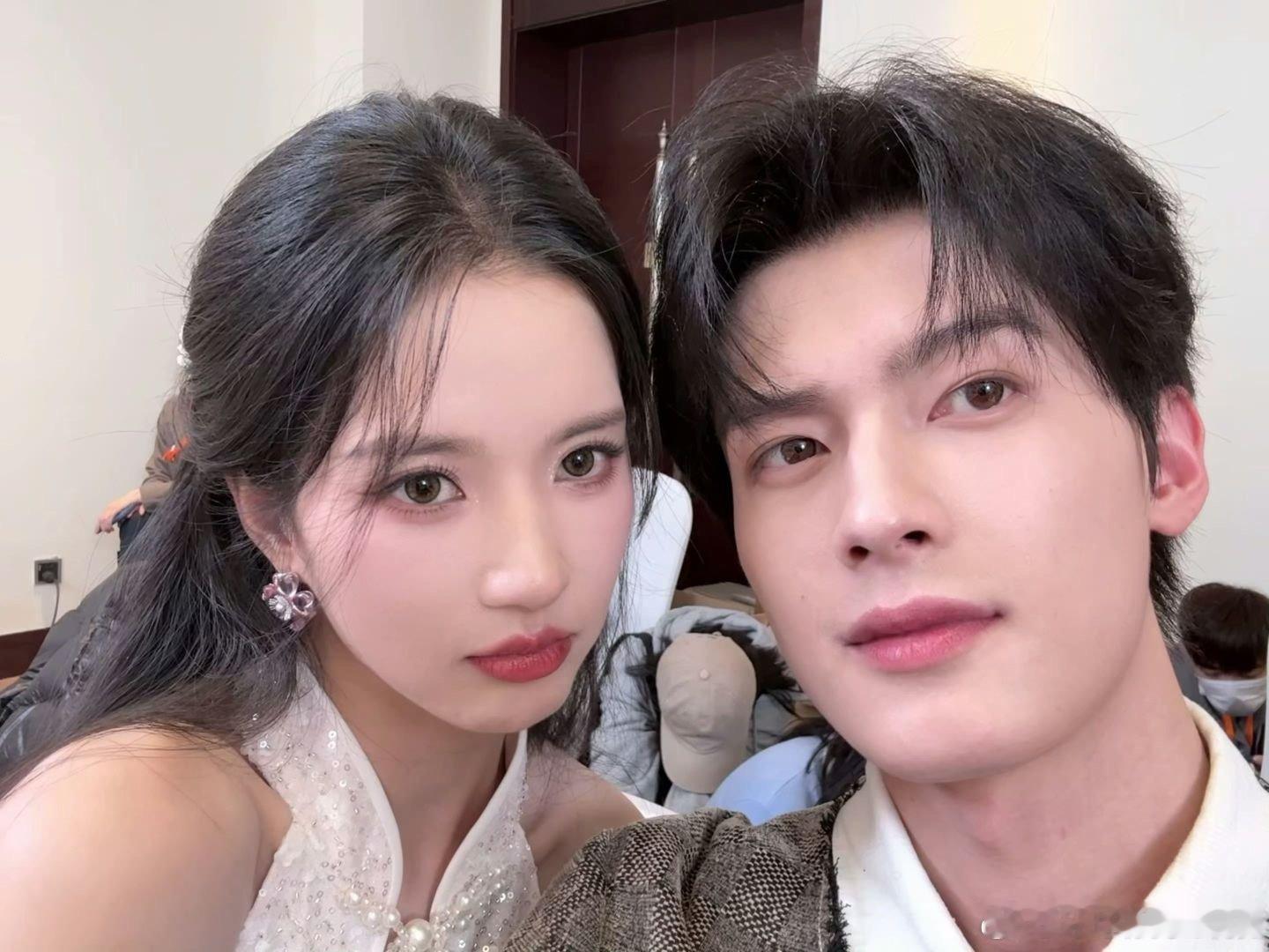 寿华和杜仰熙的糖真的是一颗接一颗，《五福临门》的库存我能炫一年！这对CP我先磕为