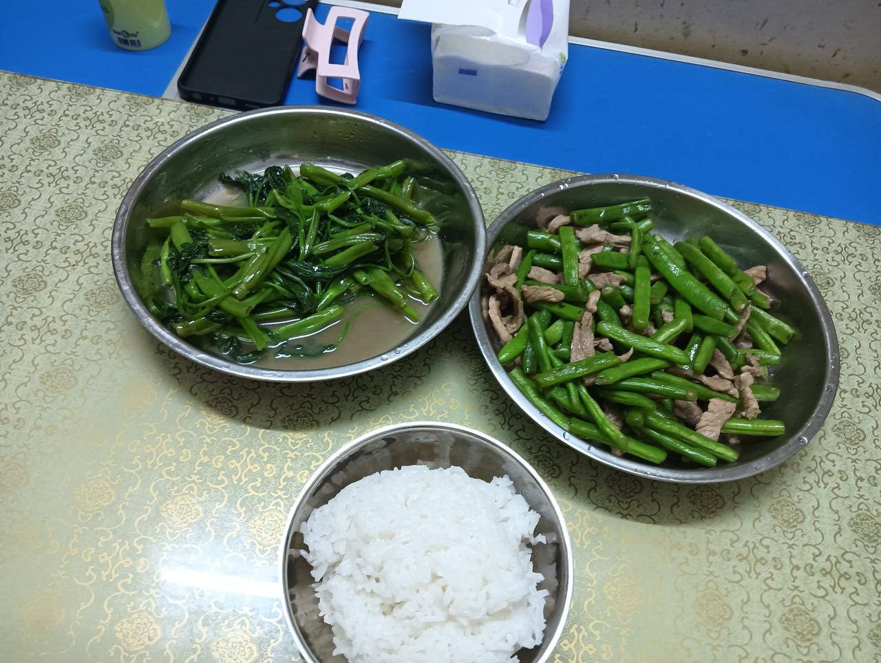 你真的是给女人丢脸了，大家好，我是七姐，今天有一位粉丝是这样评论的，他说你一个4