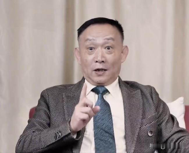 卢麒元一针见血：特朗普最嚣张的出手，恰恰暴露美国最大的虚弱
 
有些高调的强硬，