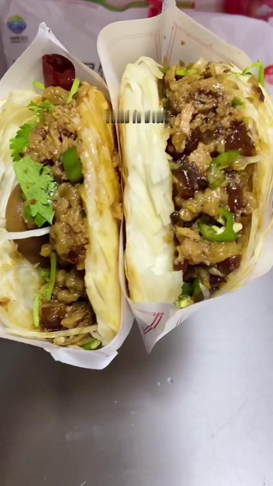 陕西肉夹馍，饼酥肉烂，肥而不腻，特别有食欲。

准备材料：
前腿肉或者五花肉、生