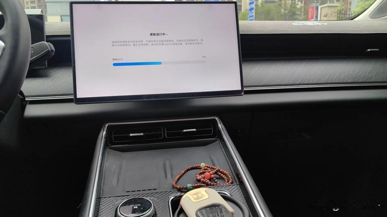 风云T9最新升级之后，确实有点变化。
一：地图导航，红绿灯倒计时，比以前更详细了