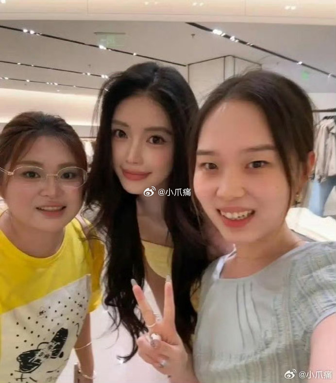 网红现实中的脸。。 