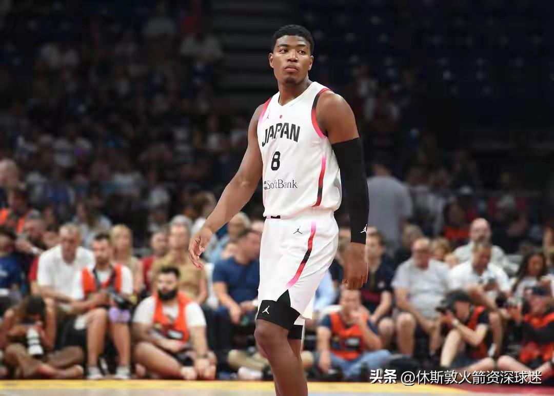 七月份八村垒百分百回归日本男篮，到时候说实话，我们真不好打。杨瀚森目前实力只能说